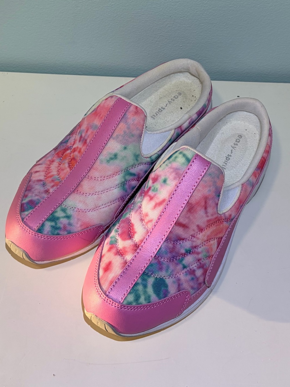 Easy Spirit Like New Pink Tie-Dye Slip-On Sneakers. Fits Size 8.5-9